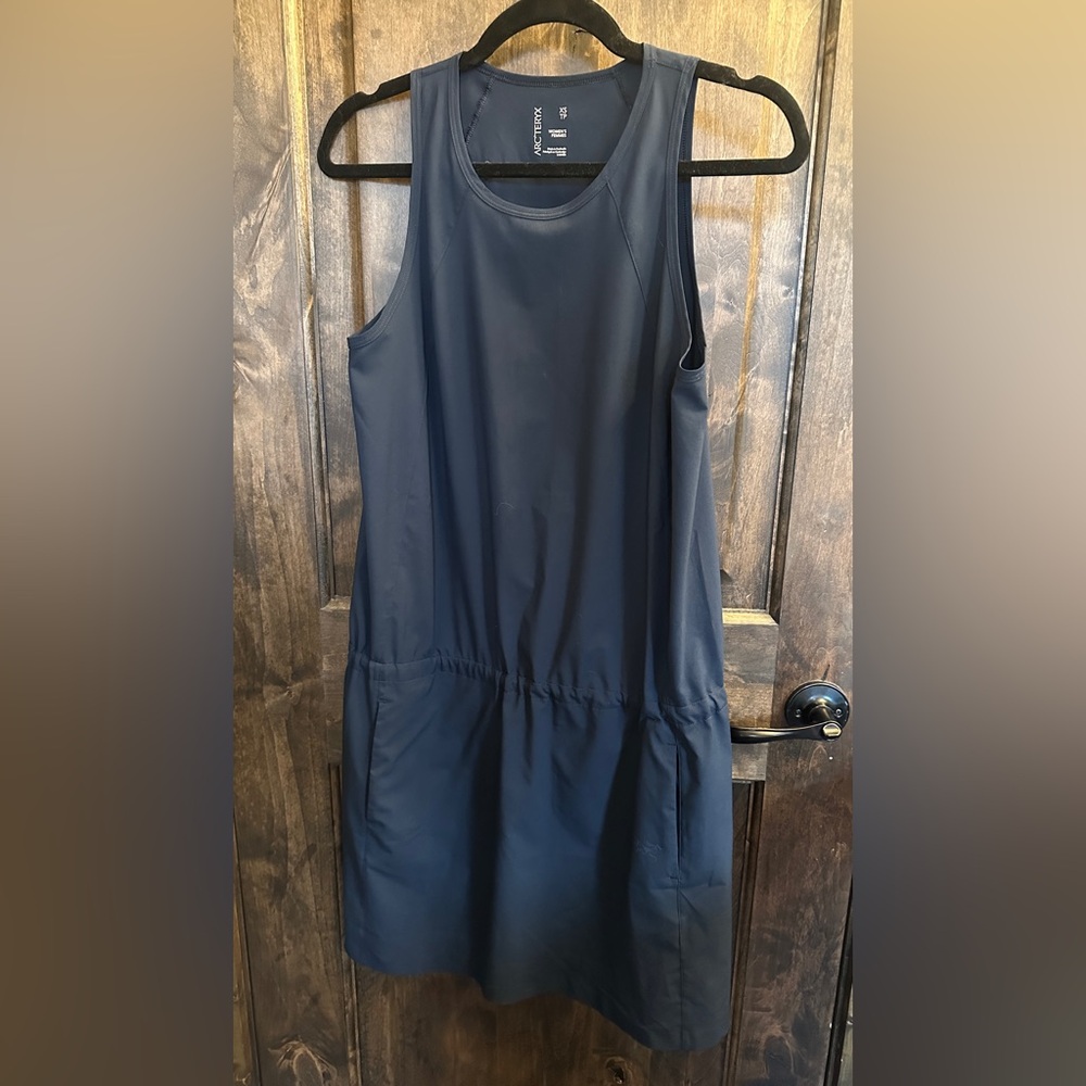 Arc’teryx navy contenta dress xs